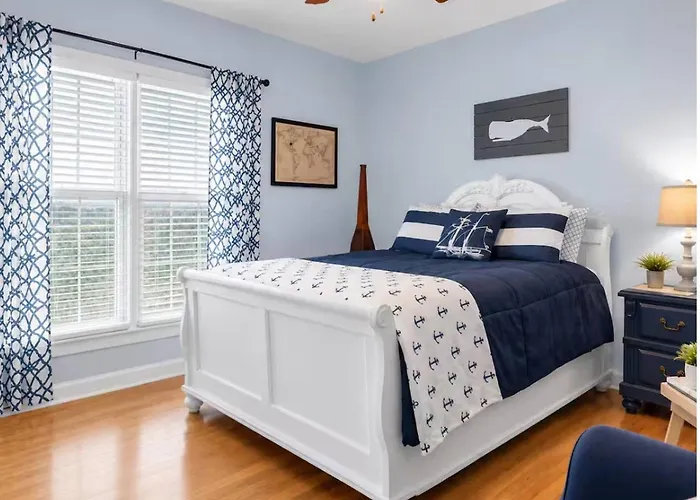 Charming 3 Bedrooms, Private Entrance, Access