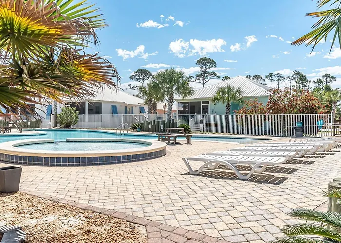 Charming 3 Bedrooms, Private Entrance, Access