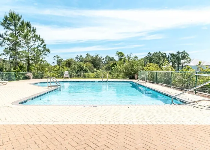 Charming 3 Bedrooms, Private Entrance, Access