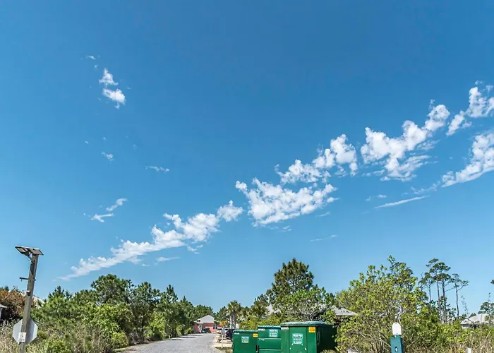 Holiday home Charming 3 Bedrooms, Private Entrance, Access Gulf Shores