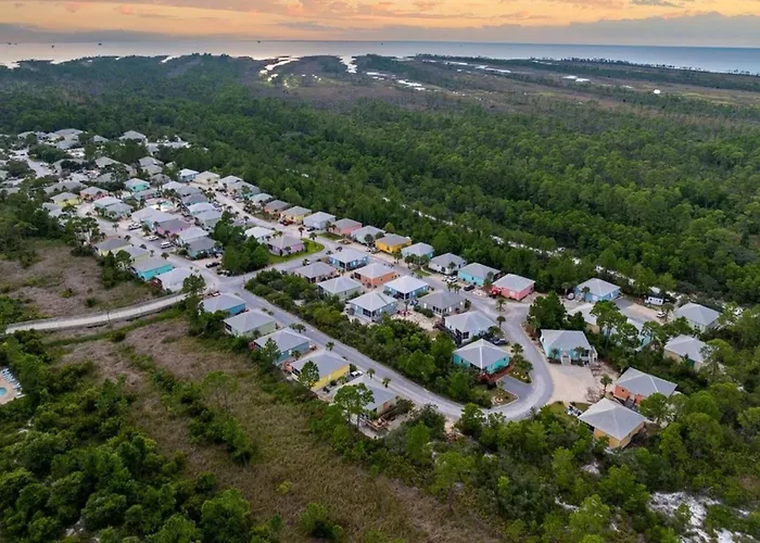 Holiday home Charming 3 Bedrooms, Private Entrance, Access Gulf Shores